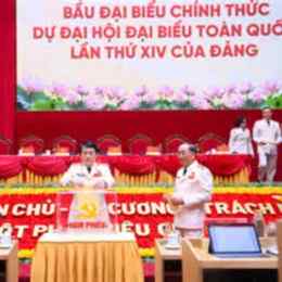 34 người đá gà