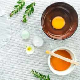 dưỡng da sau sinh bằng trứng gà