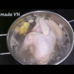 luộc gà ko rách da
