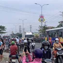 ngáo đá gạ bạn thân chịch