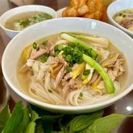 phở gà tây nguyên dã tượng nha trang