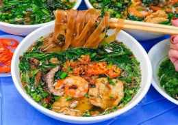 tính năng nổi bật bánh đa cua nấu gà